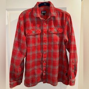 Men’s Patagonia Long Sleeve Button Up Flannel/Fleece - Size Small - Red & Gray